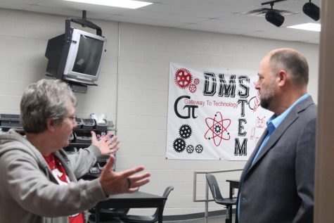 Tammy Bennett, STEM teacher, talks about her program during Sen. Paul Scotts tour of Duncan Middle School