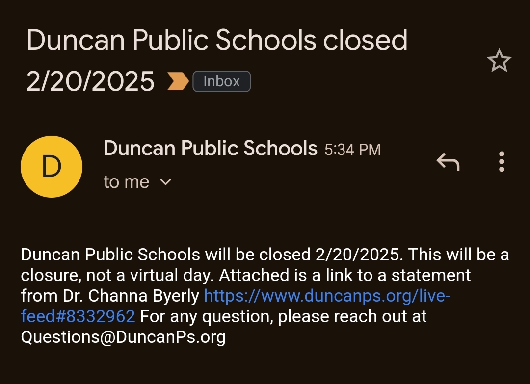 The screenshot shows the email received announcing school closure for Thursday.